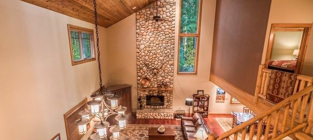 Private Luxury Mountain Retreat - Elevated, Refined, Exclusive in Enumclaw