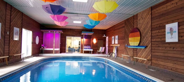 Private Pool, 2 king Bed, Family Friendly in Edmonton