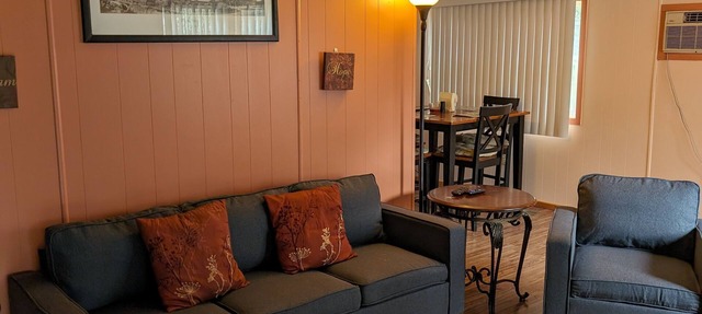 Quiet and Comfy (Zip Tye Ranch) in Myrtle Creek