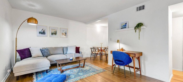 Quiet, Spacious Mapleton Hill Apartment - Walk to Pearl Street - Walk to Hiking in Boulder