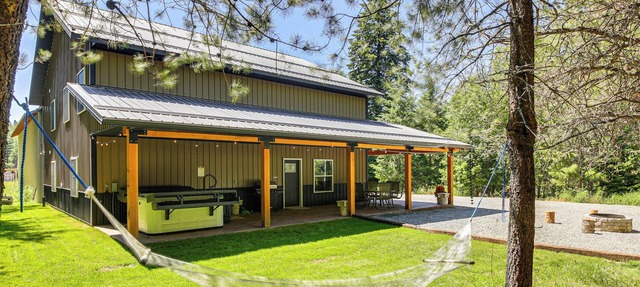 Relax, Reconnect & Explore: Modern Idaho House! in Naples