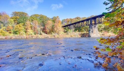 Riverfront Apt w/Fire Pit & Yard in Millers Falls in Montague