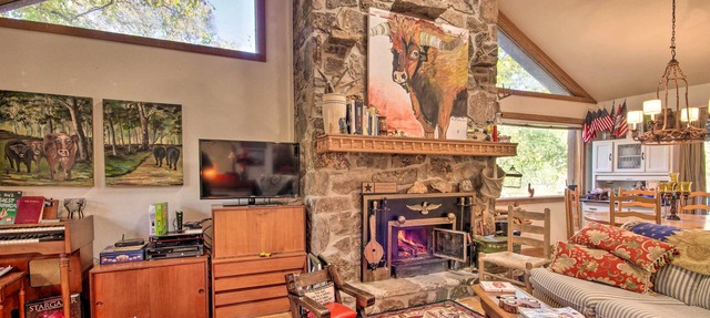 Riverfront Getaway w/Treehouse, Fire Pit & Deck! in Mammoth Springs