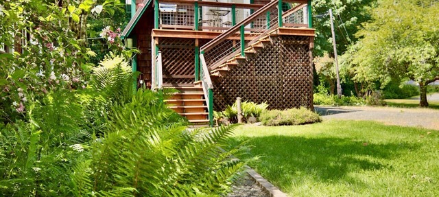 Riverfront Loft Retreat w/BBQ & Fire Pit in Clallam County