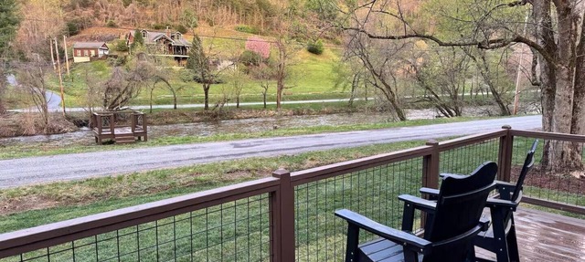 Riverfront Wilderness Cabin in Cullowhee