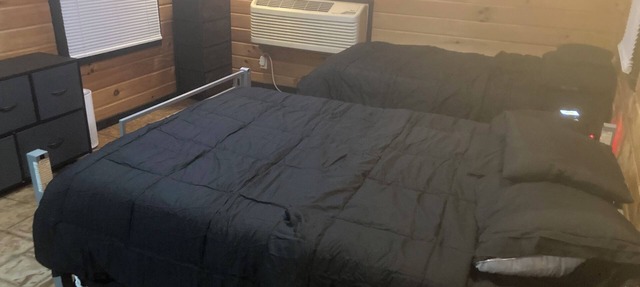 Rocky Creek Campgrounds Cozy 1BR cabin in Thurman Ohio Mini kitchen Bathroom in Centerville