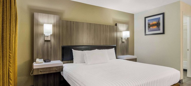 Rodeway Inn Enumclaw Mount Rainier-Crystal Mountain Area in Enumclaw