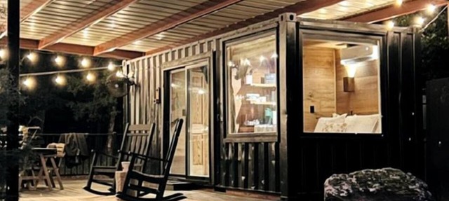 Romantic Container with Jacuzzi Great for a Couples Retreat in Texas in Eustace