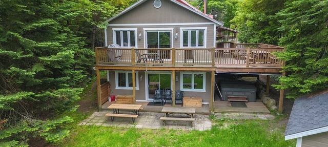 Rustic & Charming Mont Blanc Chalet+ Private Spa in Laurentians