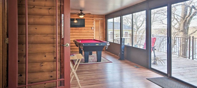 Rustic Eucha Dwelling w/ Balcony, Grand Lake Views in Eucha