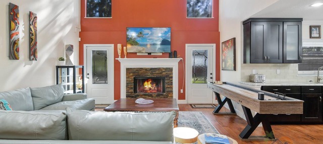 Rustic Hideaway - Modern Estate - Great Location + Pet Friendly! in Windermere