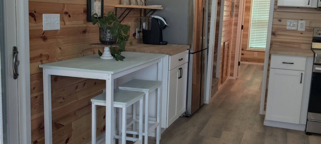 Rustic Tiny Home Escape - Pets Stay Free! in Georgetown