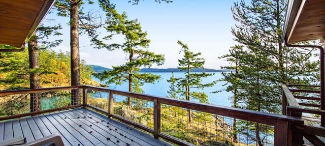 Rustic Waterfront Cabin in Eastsound with Private Beach Access and Ocean Views in Eastsound