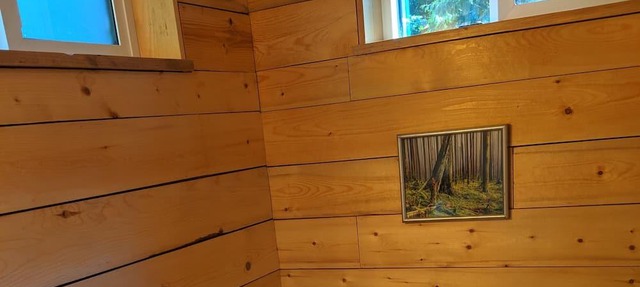 Sandy Hook Studio with full kitchen/ stones throw from Beach in Sechelt