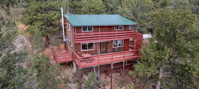 Secluded Rustic Mountain Cabin! in Divide