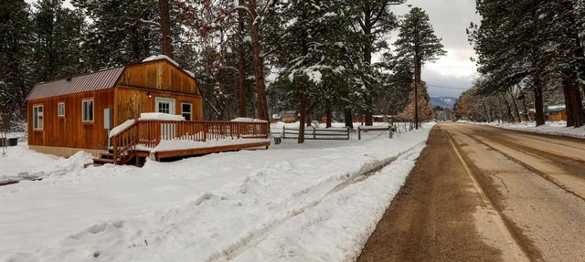 Secluded Tiny House Perfect for Hiking Trails and Disconnect in Banner, Wyoming in Saddlestring