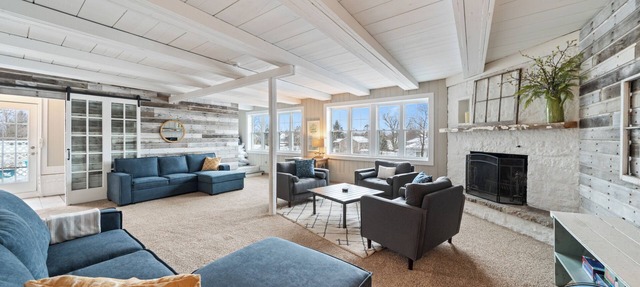 Second Level Elevated Escape |The Crows Nest | 1.9 miles to Fontana and Abbey Resort in Walworth