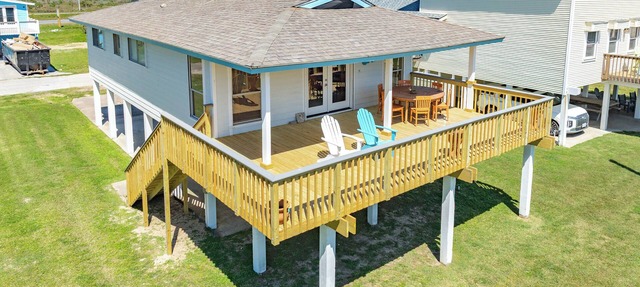 Single Level Beachside Home, Great for Families & Dog Friendly - Walk to Beach in Galveston