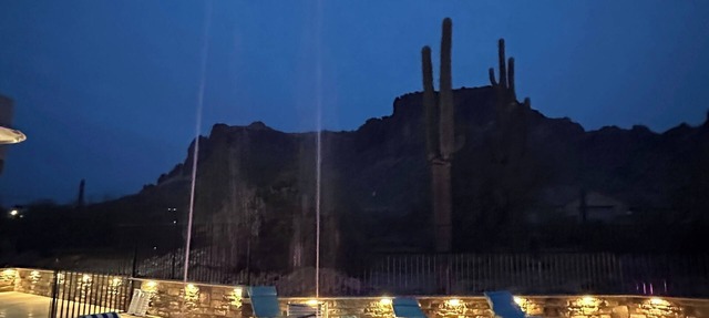 Spacious 5 bed/5 bath house at Superstition Mountains. Hiking. Pool. Spa. Views! in Apache Junction