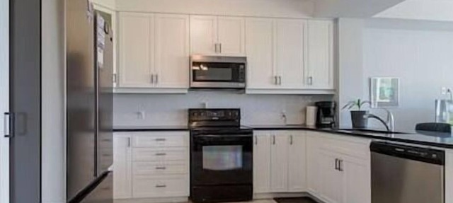 Spacious Binbrook Retreat | FREE Parking & Wi-Fi in Hamilton