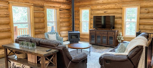 Spacious Comfortable Cabin in Divide