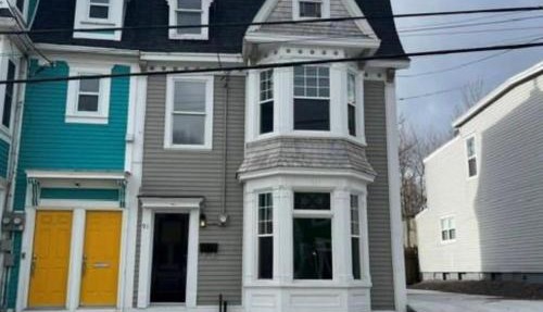 Spacious Downtown Heritage Stay Free Parking in St. John's