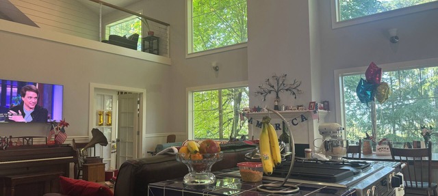 Spacious home connected to Spencer’s Butte hiking trails in Eugene