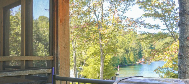 Spacious Three-Bedroom Cottage on pristine Fairbank Lake in Worthington