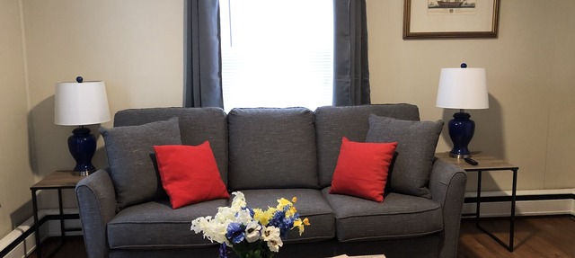 Spacious White Mountain renovated 2 bedroom in Berlin