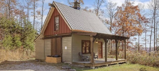 Sparrow Nest, Hot Tub, 20 min. from downtown Chattanooga! in Chattanooga