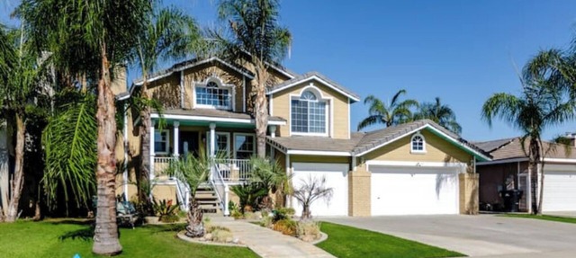 Split-level NW Bakersfield Home with Outdoor Oasis in Bakersfield