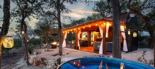 Starlight Escape | Romantic Tiny Home Retreat in Hondo