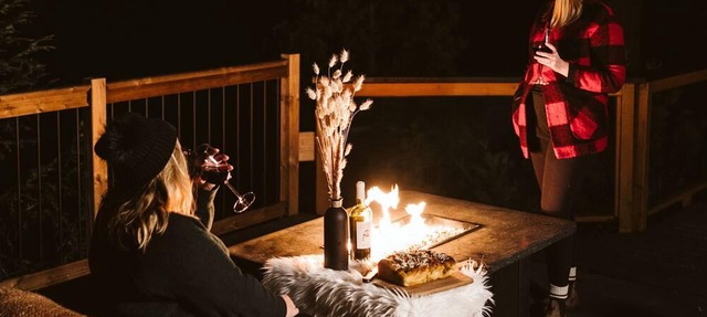 Summar Getaway on Lake Muskoka! Hottub, Canoe, Kayak, BBQ, Patio in Bala