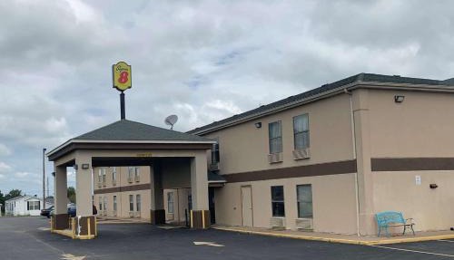 Super 8 by Wyndham Chenoa in Chenoa