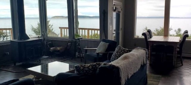 Sweeping Views on the Water in Eastsound