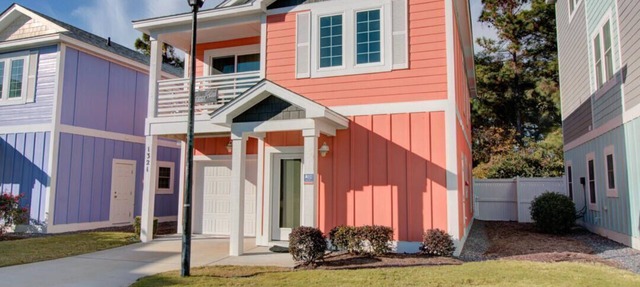 Tangerine Dream at Devonshire Place ,Beautiful expansive property close to the beach + great amenities in Kill Devil Hills