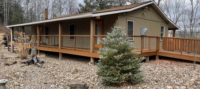The Retreat at Camp Creek Cabins in Spanishburg