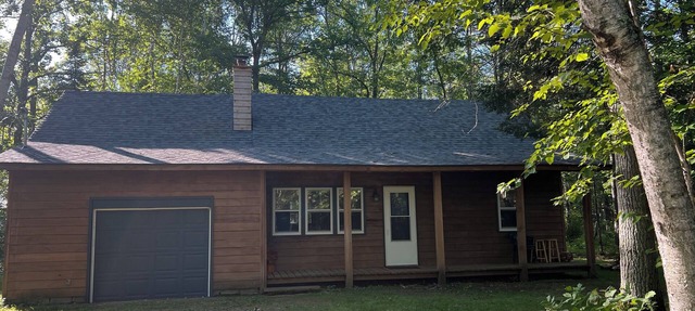 Three bedroom Pet friendly Cottage in the woods Birch Lake. Hiking and biking in Hackensack