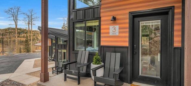 Tiny Cabin Getaway at Unplug #3 with steam sauna in Brian Head