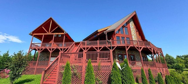 Top Rated Mountain Cabin- 6 rooms w/outdoor living in Dobson
