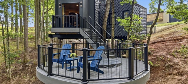 Treehouse Luxury at Swallow's Nest | Hot Tub + Fire Pit | Ultimate Getaway in Banner Elk