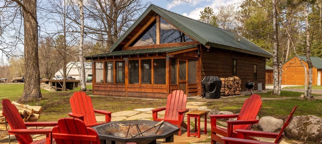 Unique Timber frame Cabin-lake access in Hackensack