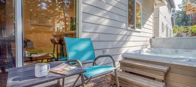 Updated Luxury in this Gorgeous Home in Desirable Westside Bend with Hot Tub! in Bend