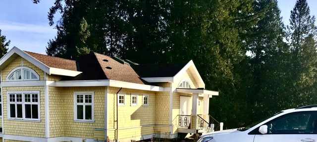 Very private home 40 acres, ocean and ancient forest, kayaking off private dock in Chemainus