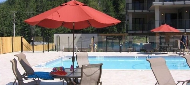 Water Front 3 Bedroom Condo on Mara Lake with Boat Slip in Sicamous
