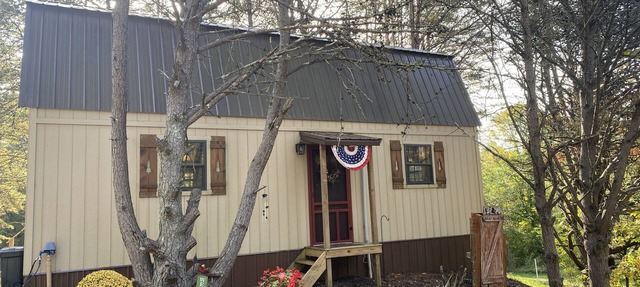 Waterfront Cabin Retreat in Corning