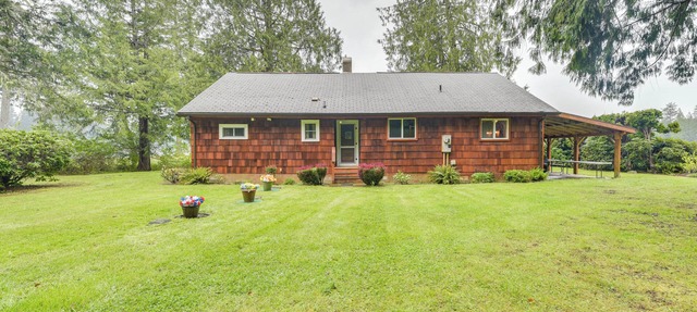Waterfront Grapeview Escape w/Boat Dock & Views! in Grapeview