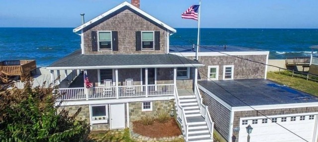 Waterfront home for family getaways in Scituate