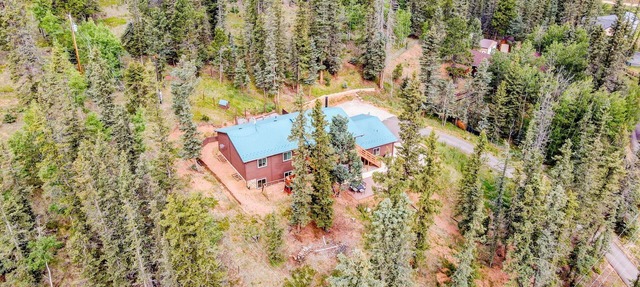 Webbel Alliance Basecamp - Galactic Lake Views, Hot Tub, WiFi, Family Adventures in Divide