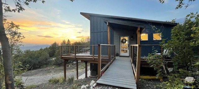 Your Hideaway Surrounded by the Breathtaking Beauty of Utah's Natural Landscape in Fairview